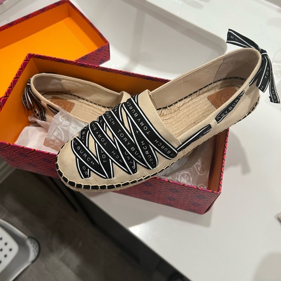 Tory Burch espadrilles worn 1 time - Picture 2 of 3